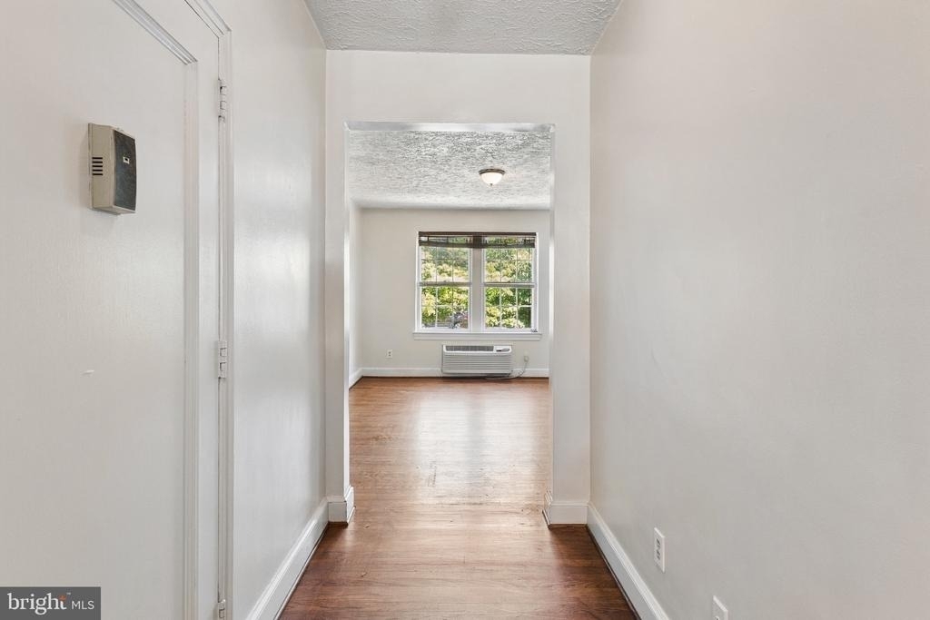 715 S Washington Street S - Photo 2