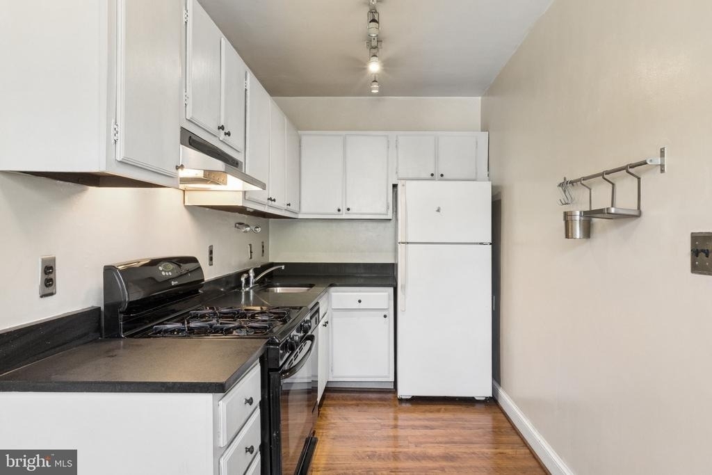 715 S Washington Street S - Photo 8