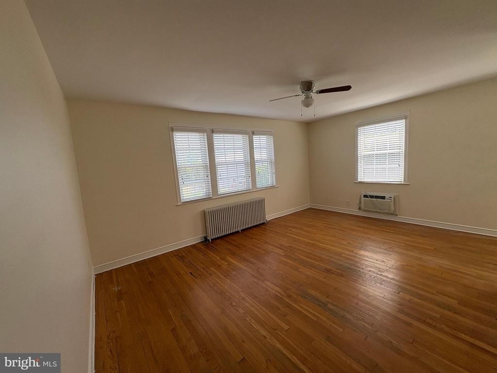402 Bashford Lane - Photo 2