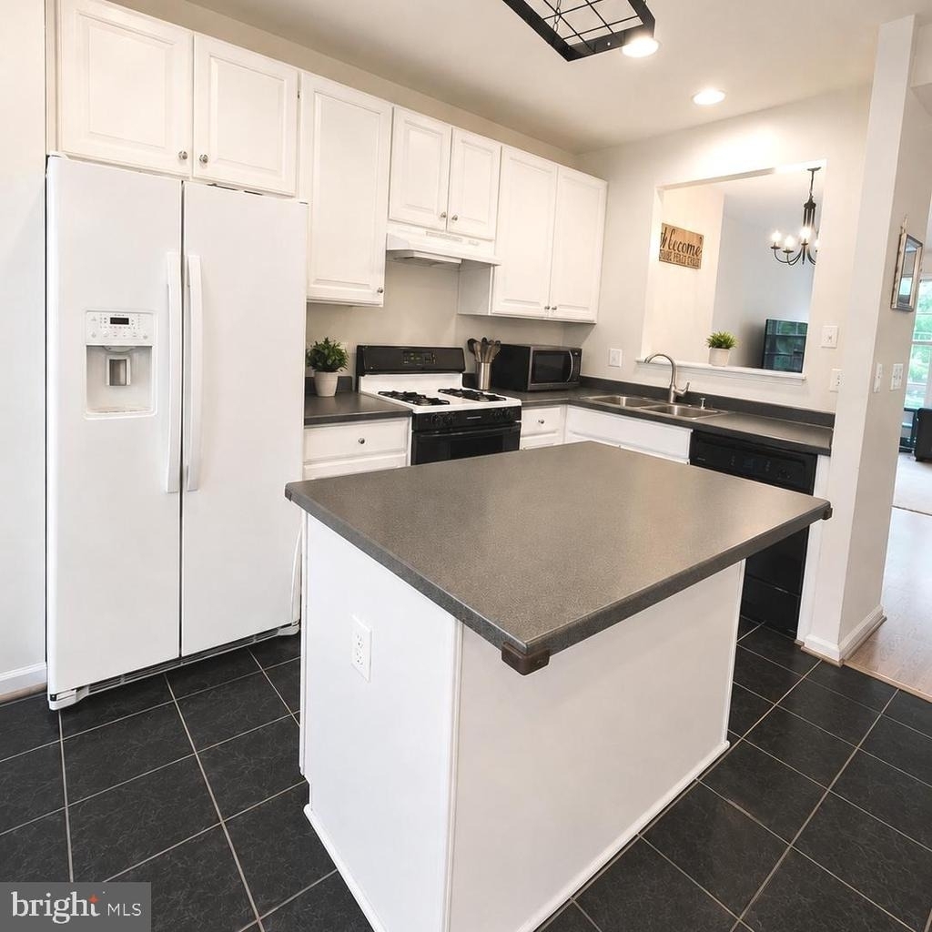 4921 Kilburn Street - Photo 5