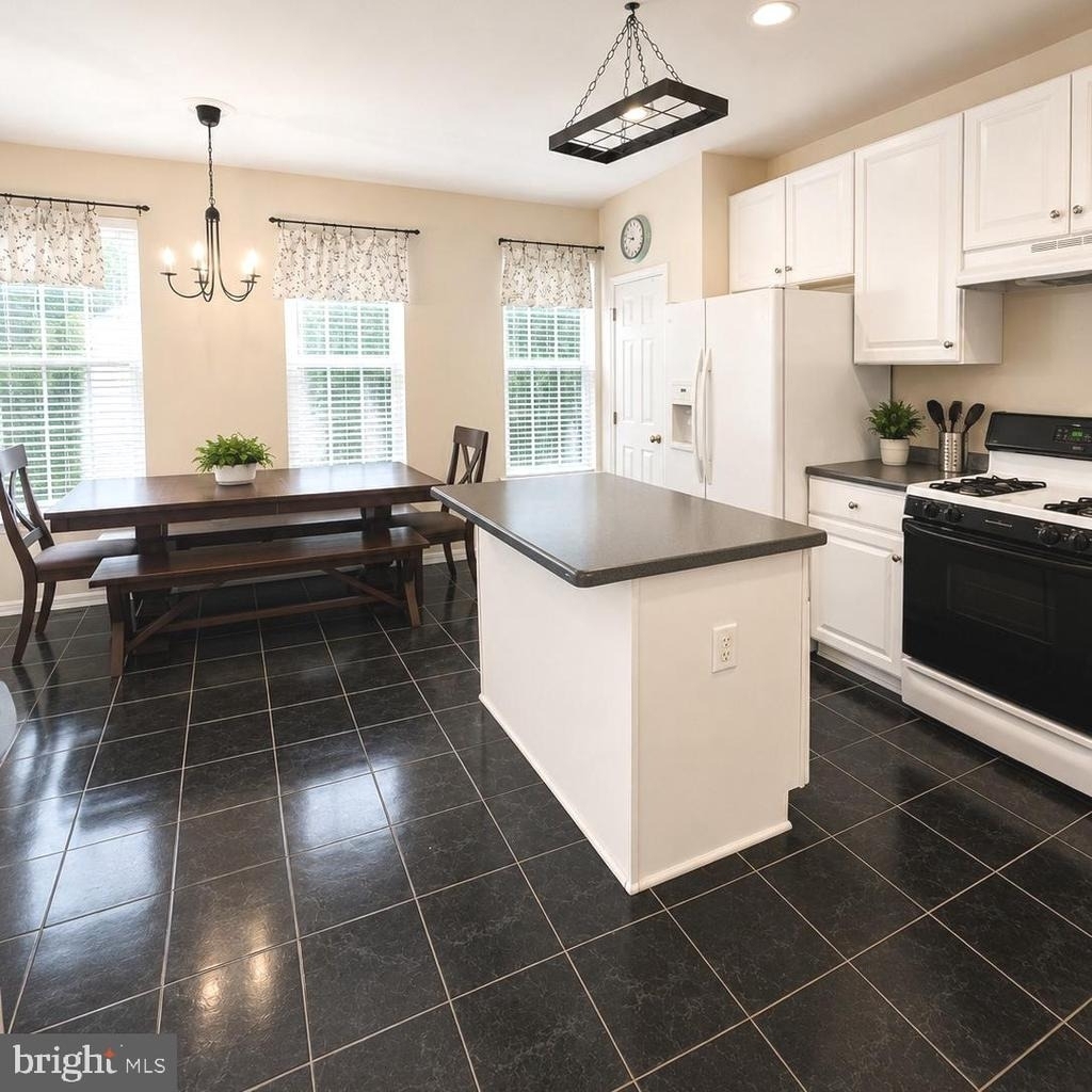 4921 Kilburn Street - Photo 7