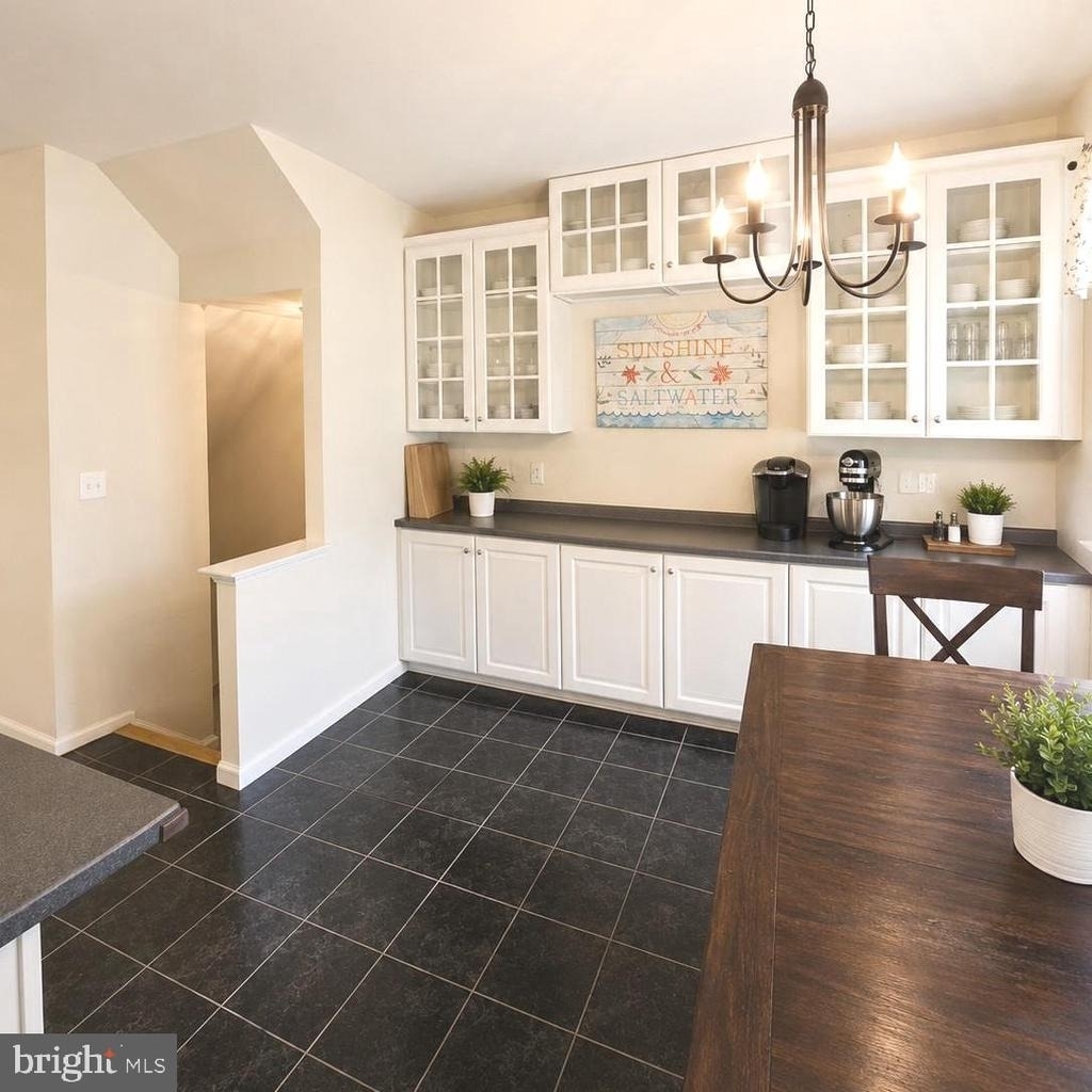 4921 Kilburn Street - Photo 8