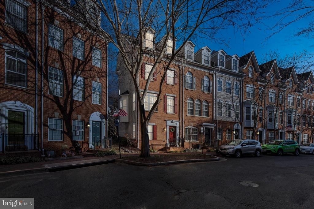 170 Martin Lane - Photo 1