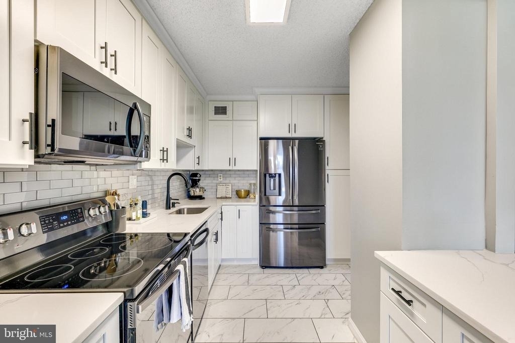 5500 Holmes Run Parkway - Photo 8