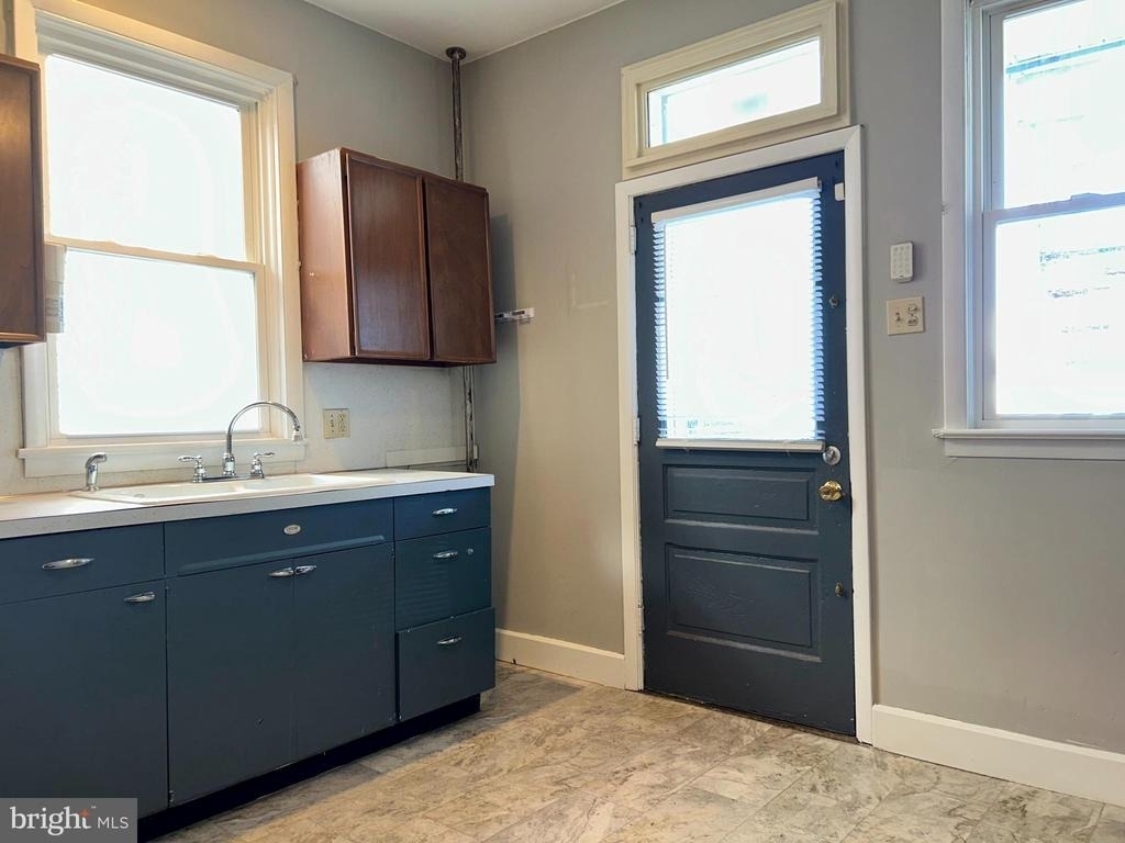 743 Madison Avenue - Photo 8