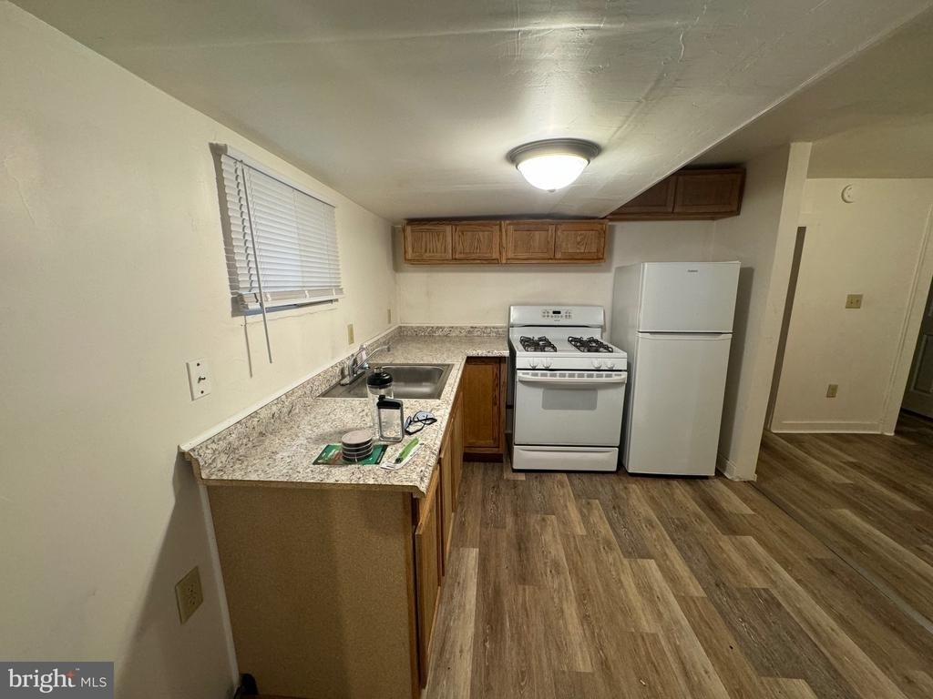606 E Market Street - Photo 1