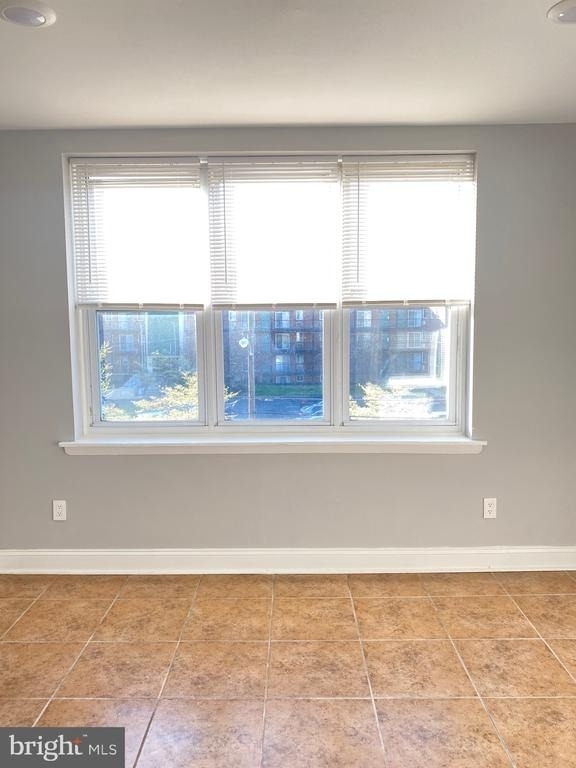 400-418 W Walnut Lane - Photo 4