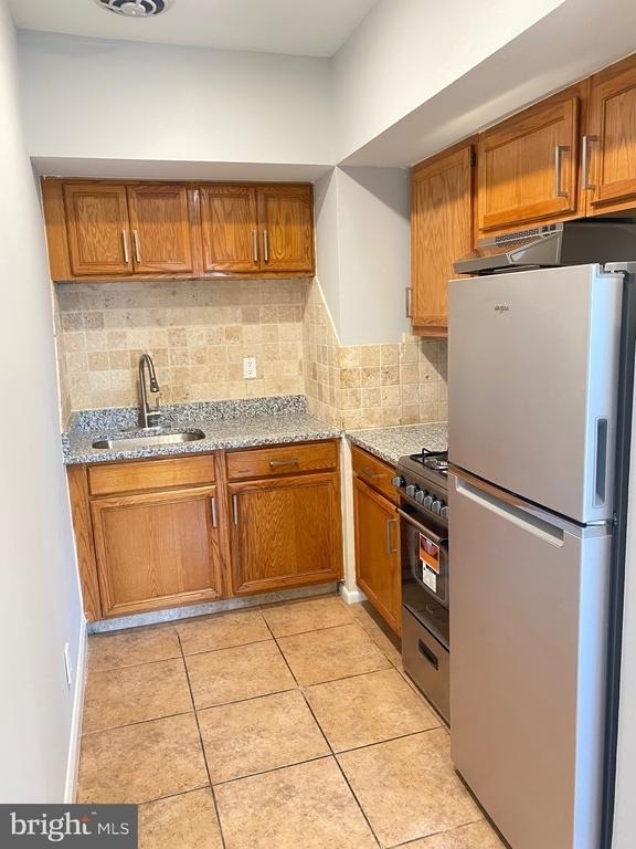 400-418 W Walnut Lane - Photo 0