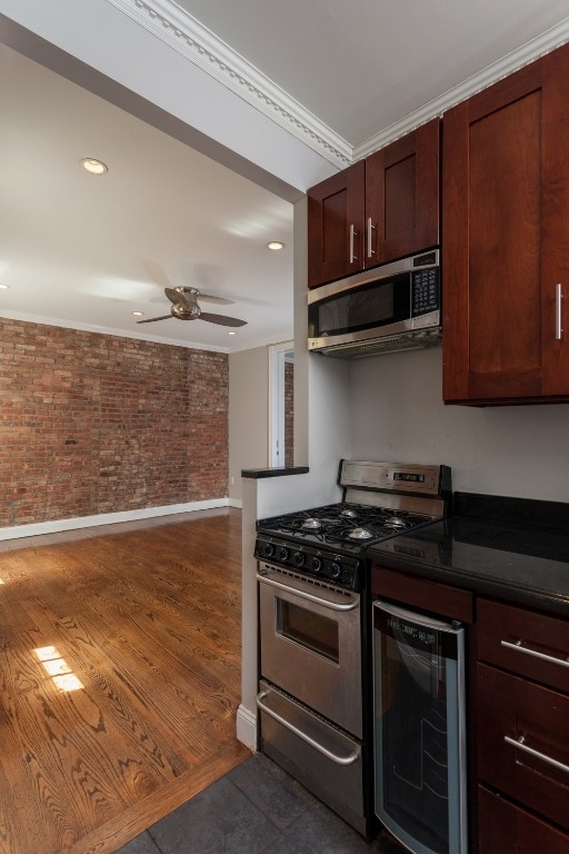 E 100th St., Unit 2a - Photo 2
