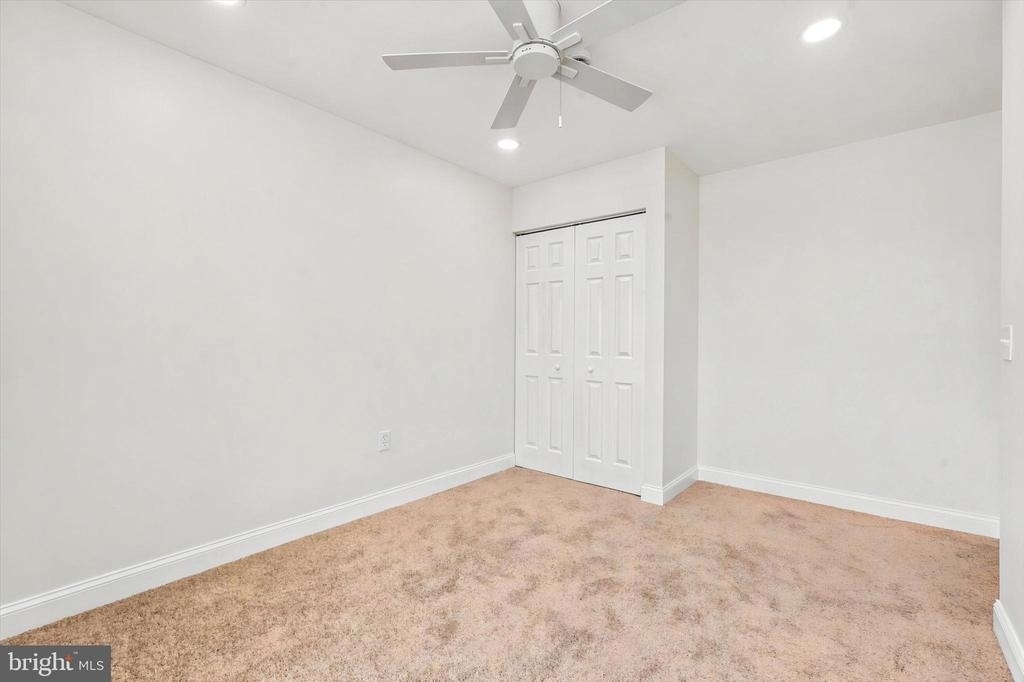 1050 E Montgomery Avenue - Photo 14