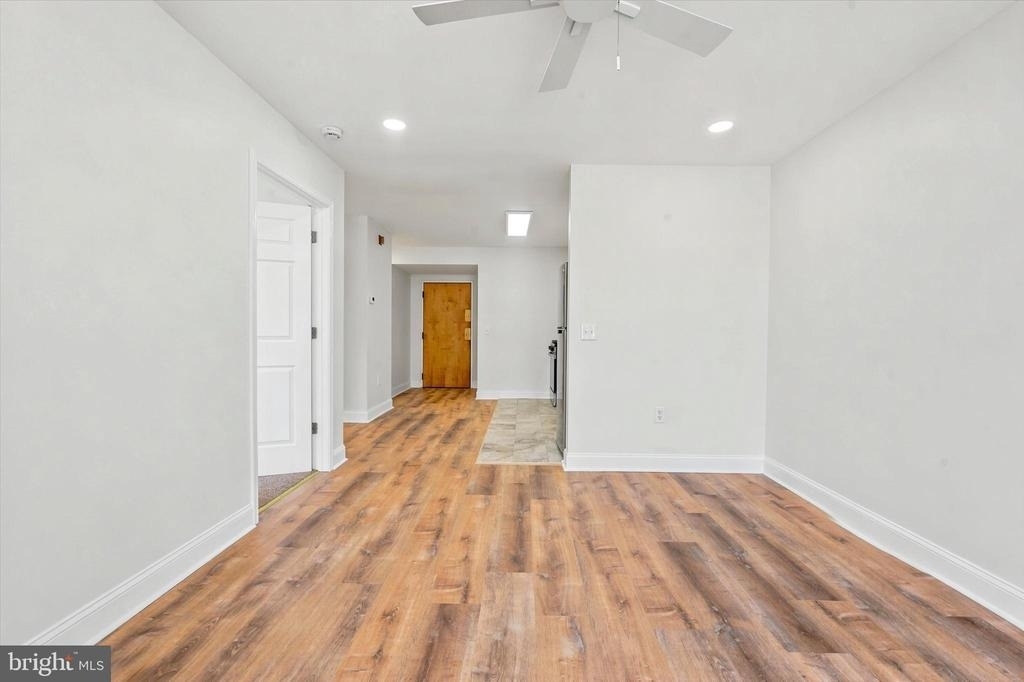 1050 E Montgomery Avenue - Photo 8