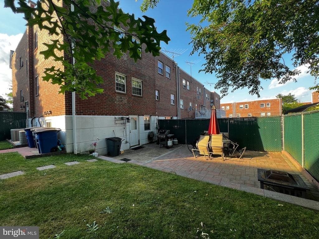 9911 Lackland Drive - Photo 8