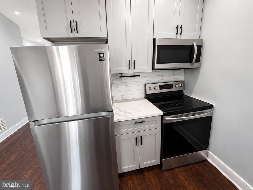 3213 W Susquehanna Avenue - Photo 2