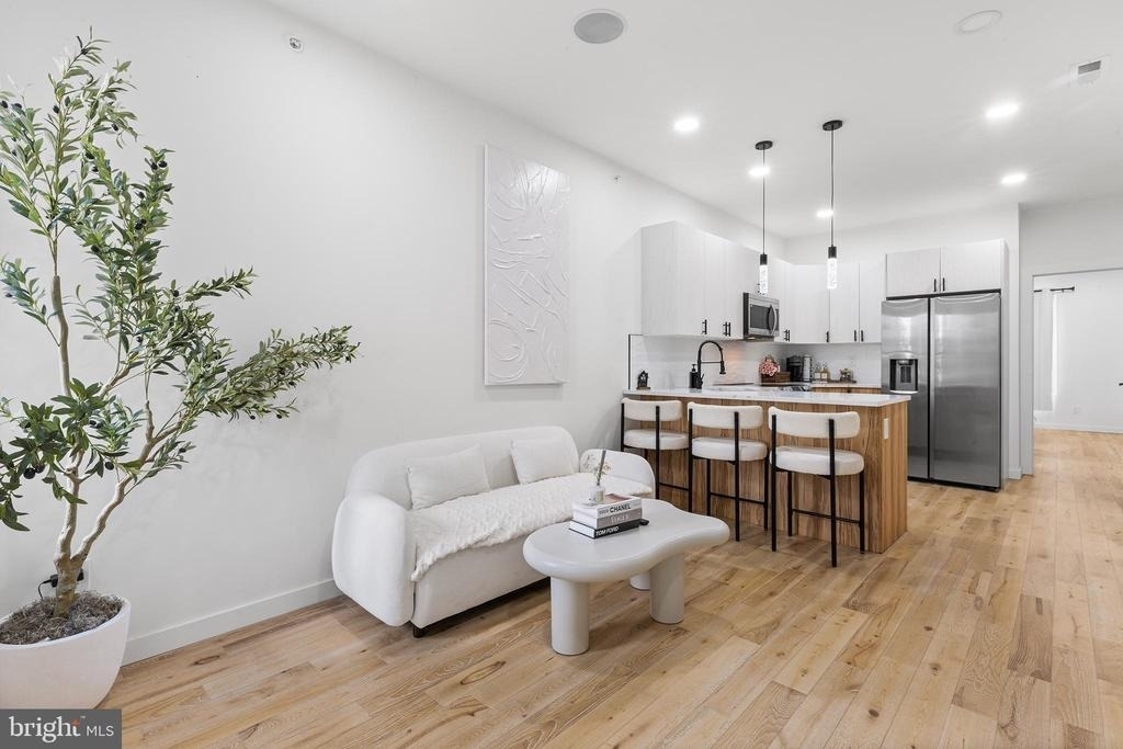 647 N 41st Street - Photo 2