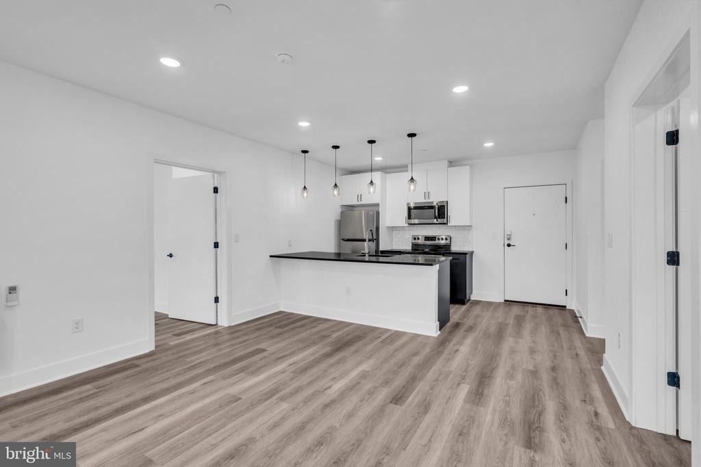 330 Cecil B Moore Avenue - Photo 9