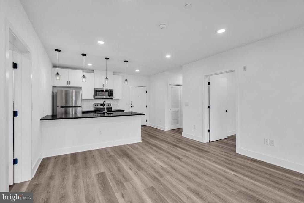 330 Cecil B Moore Avenue - Photo 8