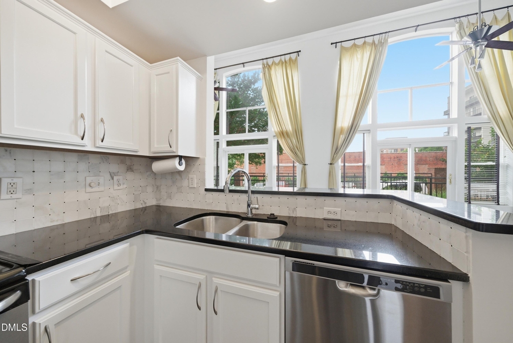 200 S Dawson Street - Photo 7