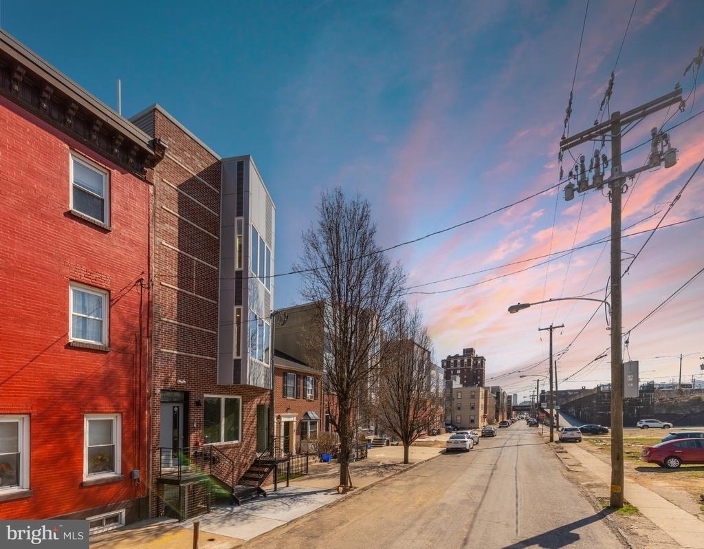 1423 N 8th Street - Photo 1