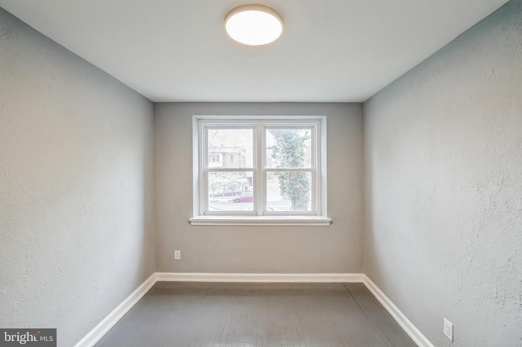2137 Bryn Mawr Avenue - Photo 8
