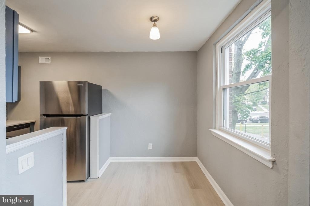 2137 Bryn Mawr Avenue - Photo 4