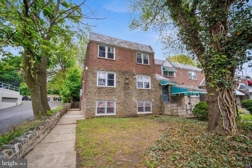 2137 Bryn Mawr Avenue - Photo 15