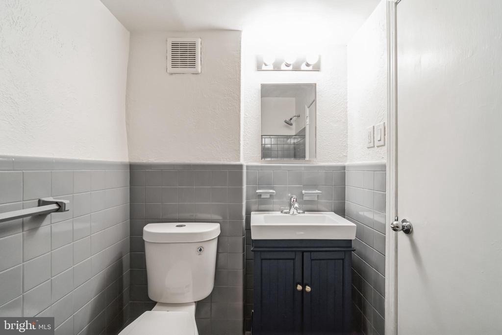2137 Bryn Mawr Avenue - Photo 7