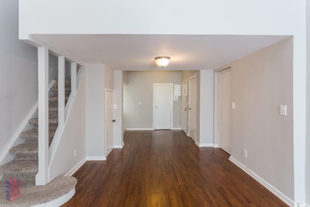 7 East 75th Street - Photo 2