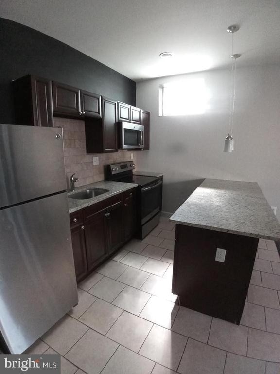 410 W Cumberland Street - Photo 1