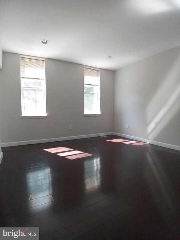 410 W Cumberland Street - Photo 3