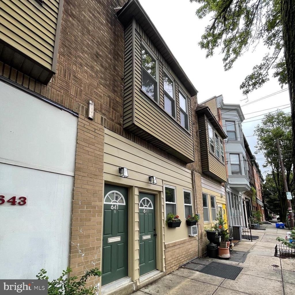 641 Bainbridge Street - Photo 1