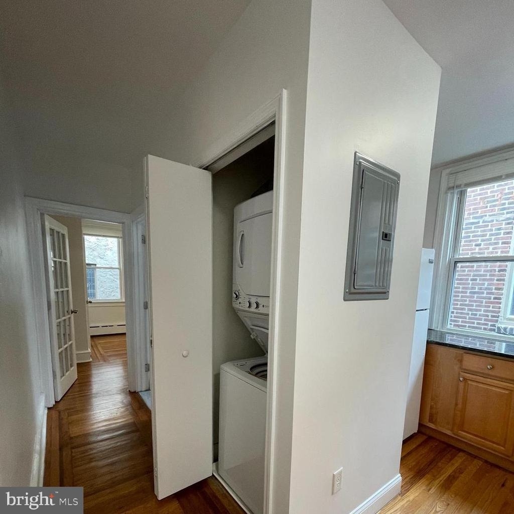 641 Bainbridge Street - Photo 14