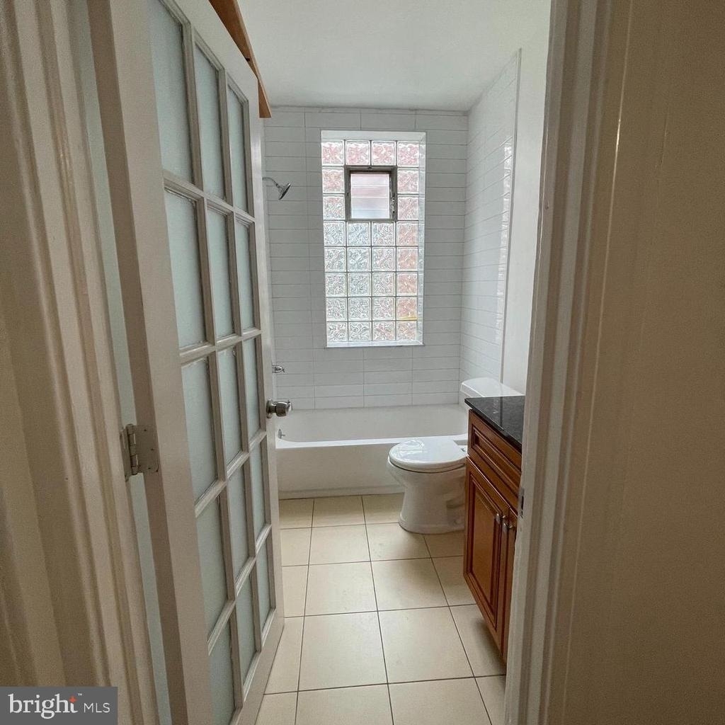 641 Bainbridge Street - Photo 16