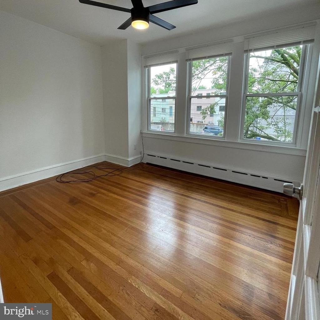 641 Bainbridge Street - Photo 9