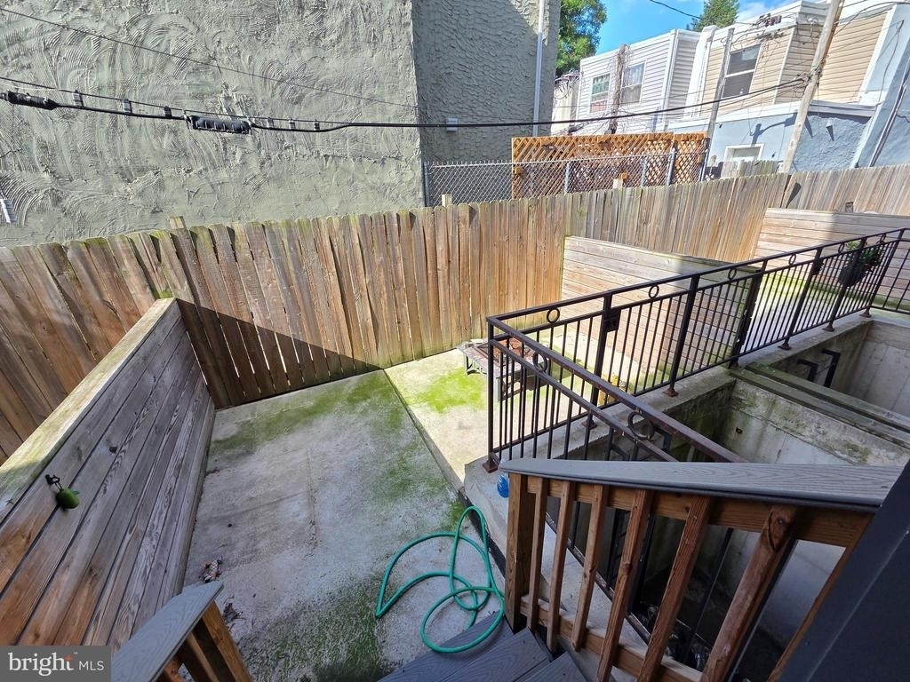 417 W Berks Street - Photo 3