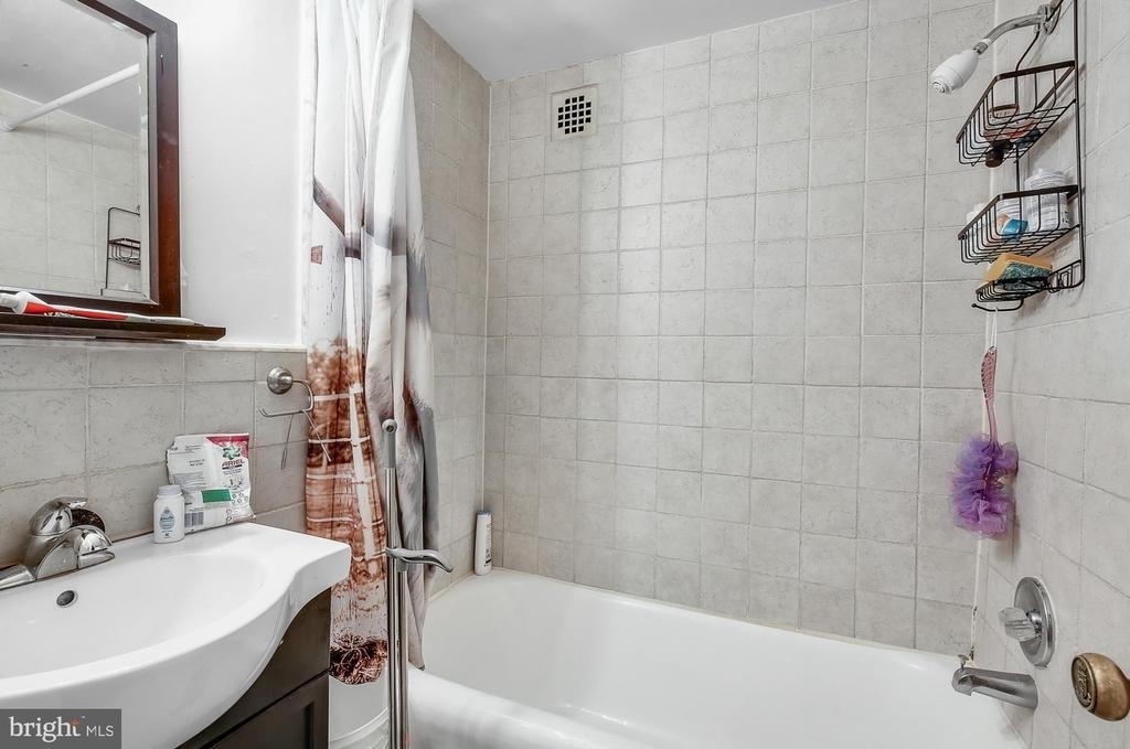 1324 Locust Street - Photo 4