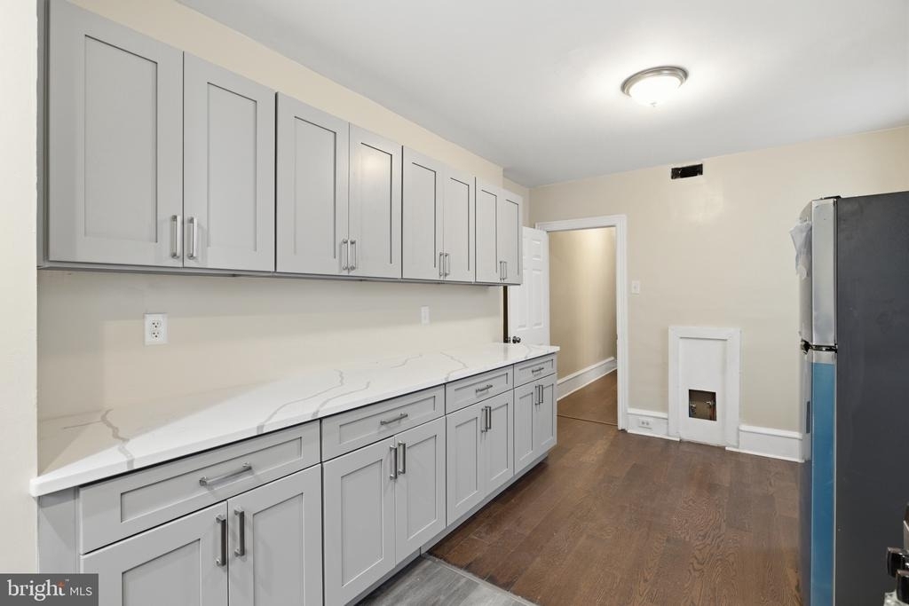 632 W Cumberland Street - Photo 3
