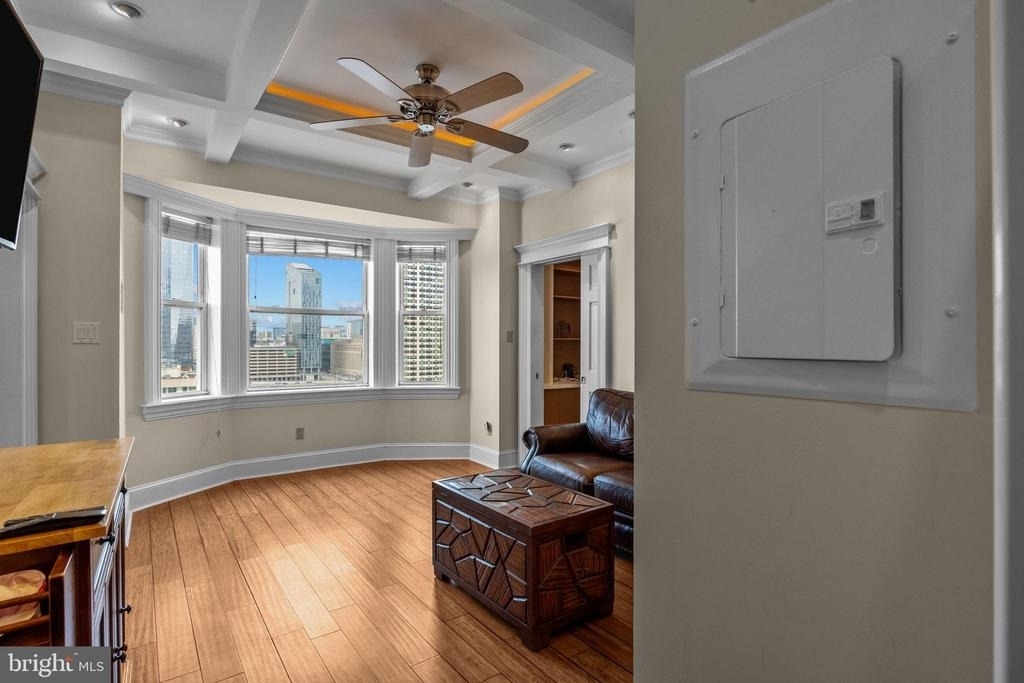 2135 Walnut Street - Photo 9