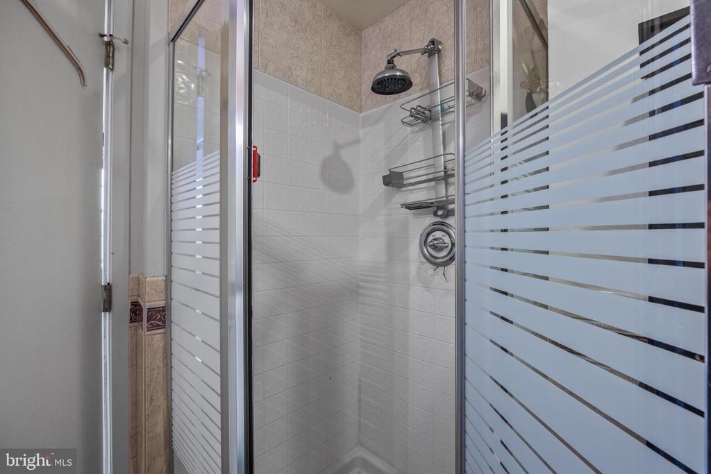 2135 Walnut Street - Photo 18