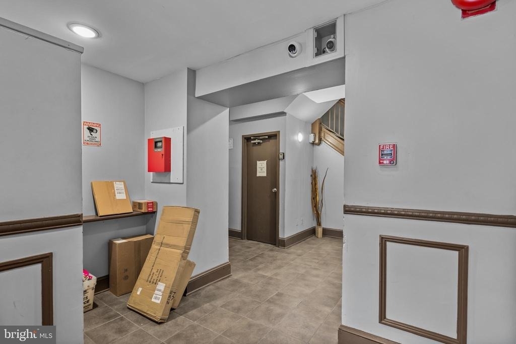 2135 Walnut Street - Photo 33