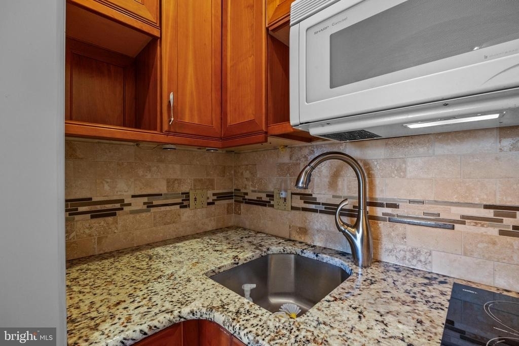 2135 Walnut Street - Photo 8
