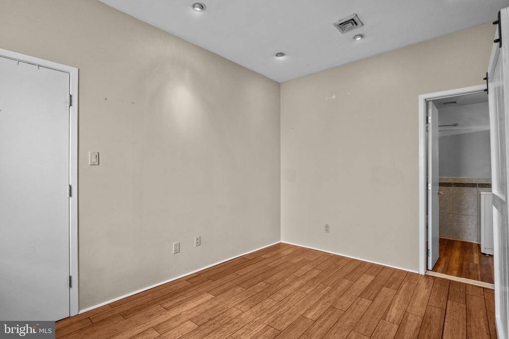 2135 Walnut Street - Photo 11