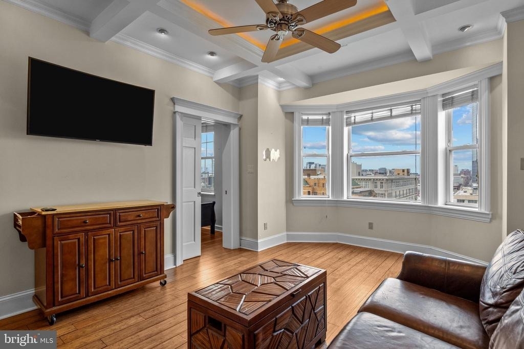 2135 Walnut Street - Photo 0