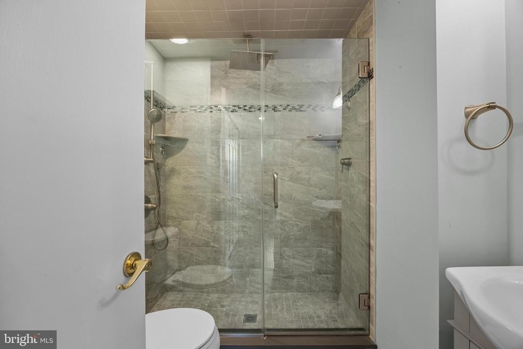 2135 Walnut Street - Photo 24