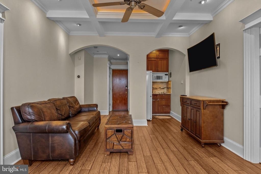 2135 Walnut Street - Photo 3