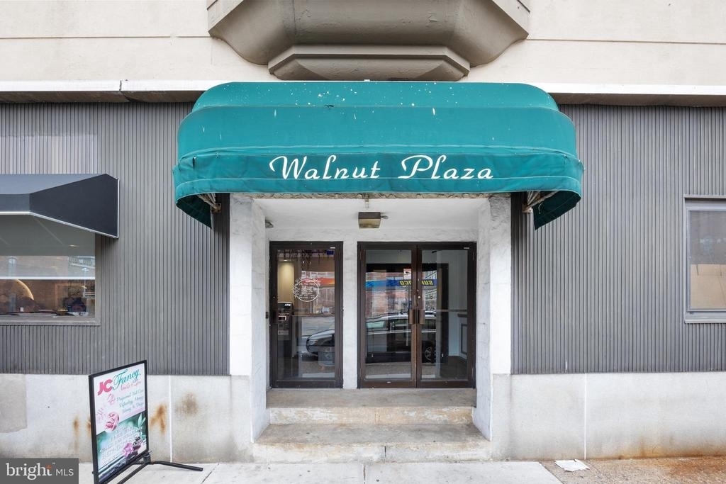 2135 Walnut Street - Photo 35