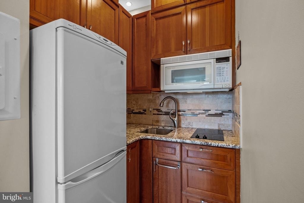 2135 Walnut Street - Photo 7