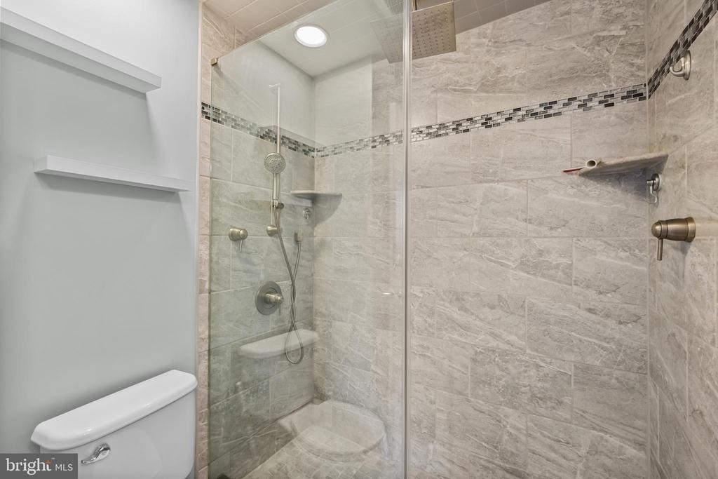 2135 Walnut Street - Photo 25