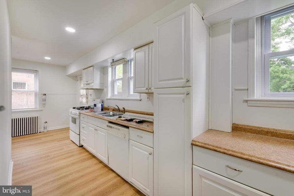 429 Manor Avenue - Photo 6