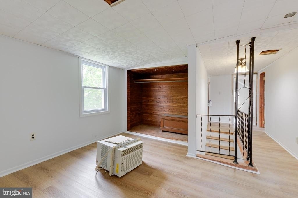 429 Manor Avenue - Photo 8