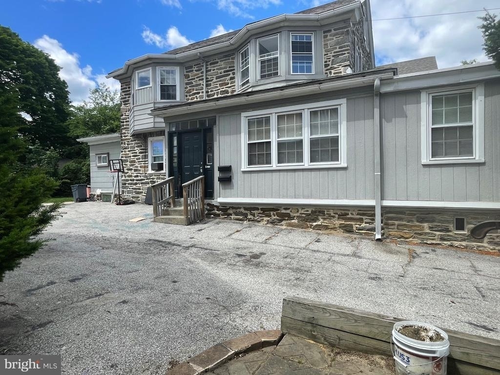 16 Windsor Avenue - Photo 2